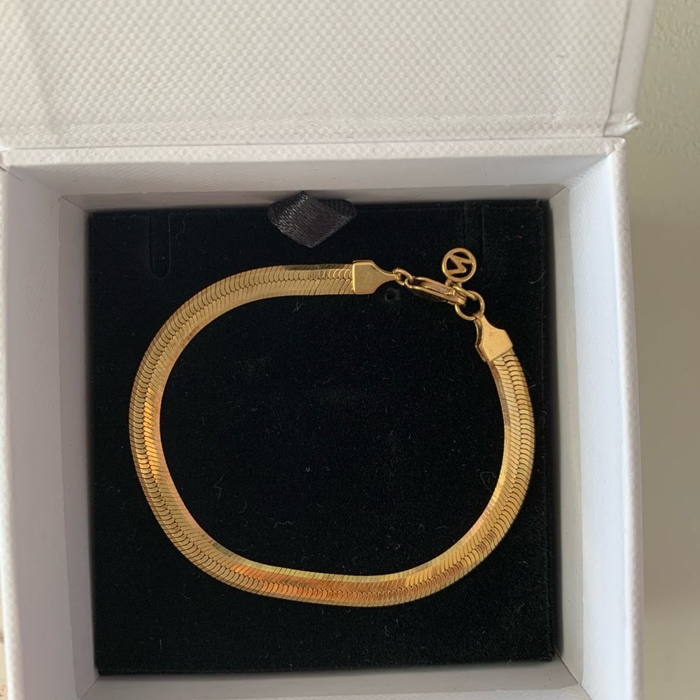 Mejuri Herringbone bracelet